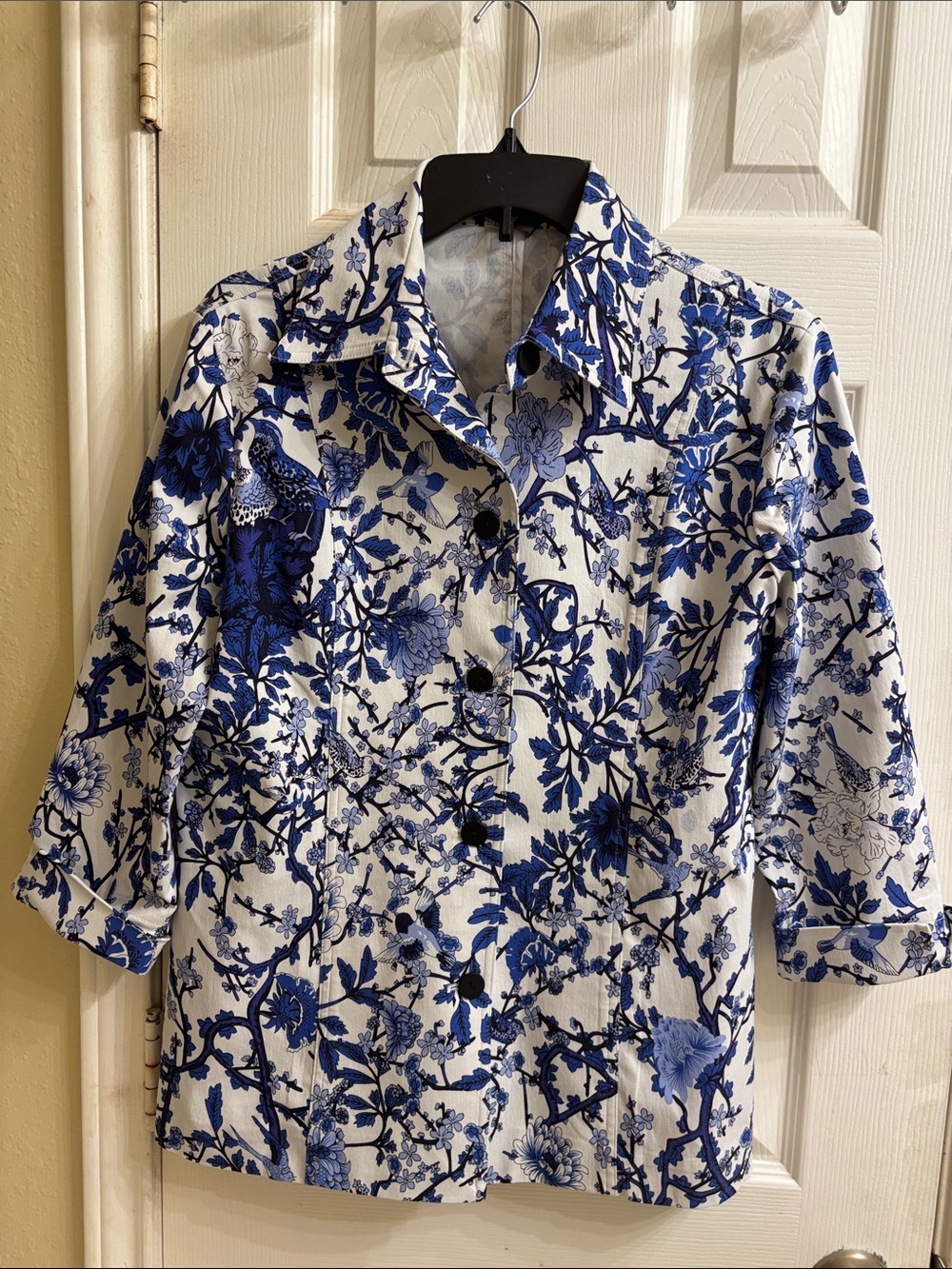 Pure Amici Women's Blue & White Floral Blazer/shirt. Made in the USA. NWOT